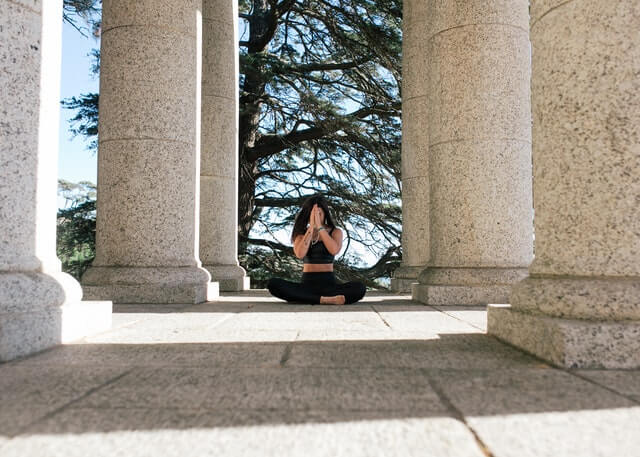 How to meditate alone